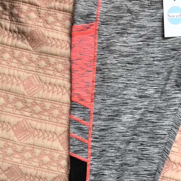 Sugar Pocket Leggings - Picture 4 of 5